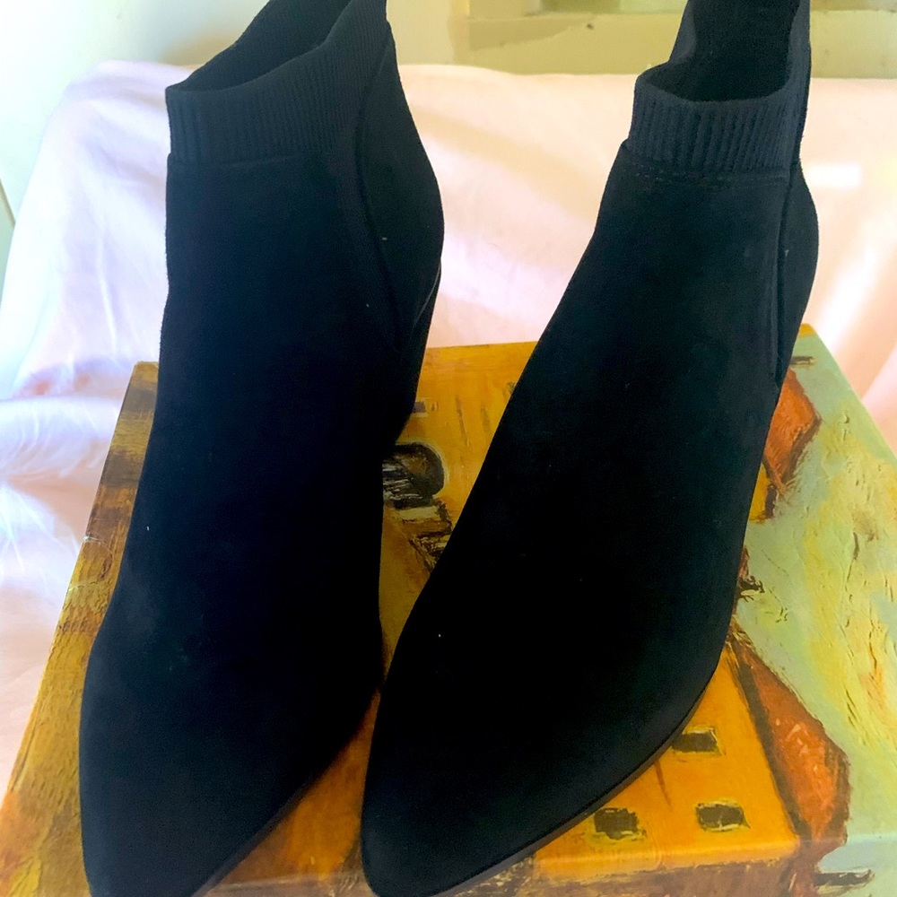 Suede pull on heeled Ankle boots NIB
